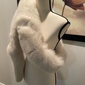 Elegant Fox Fur Stole NWT